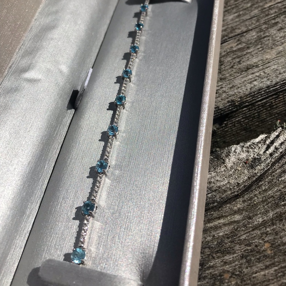 ***SOLD***Zales Blue Topaz Tennis Bracelet - Picture 4 of 6